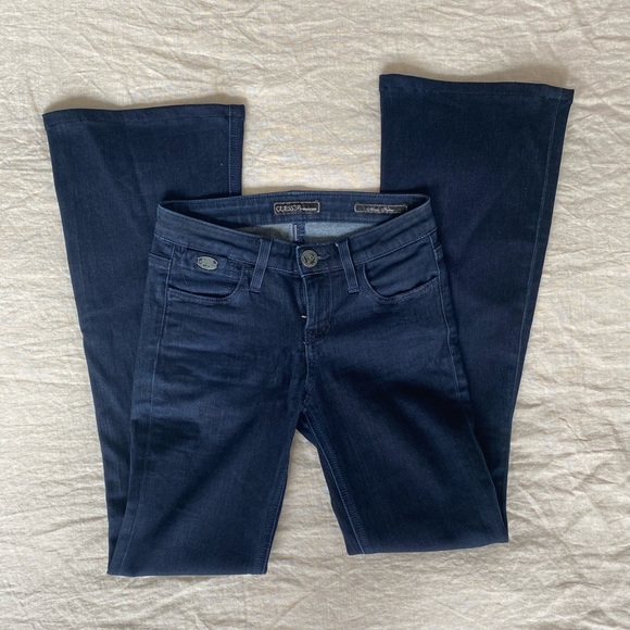 Guess - Nicole Flare Jeans - Picture 1 of 6